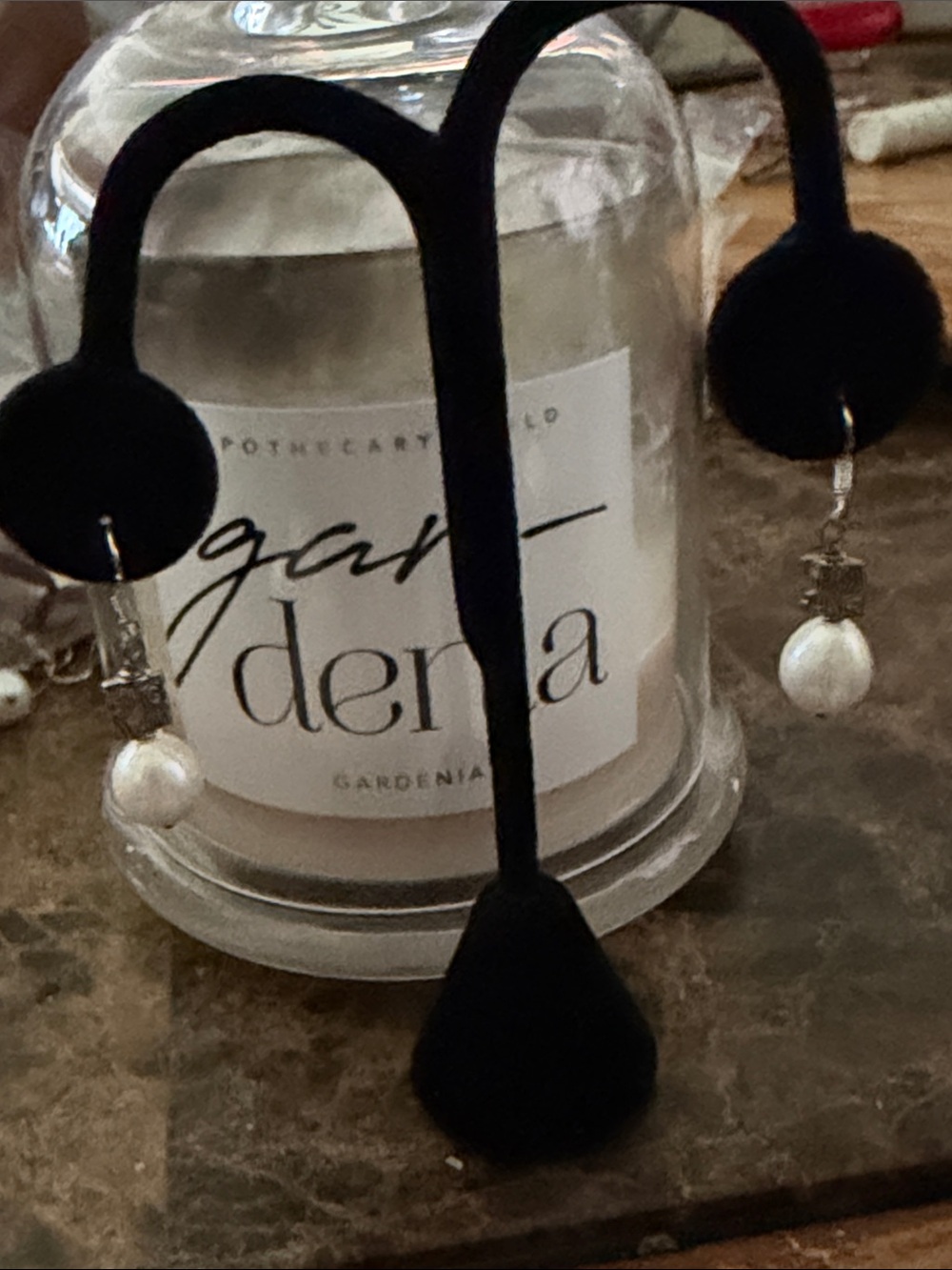 Fresh water white teardrop shaped sterling silver stamped wires pierced earrings - Picture 3 of 12